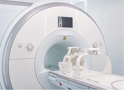 Томограф Siemens в кабинете клиники Мереджи
